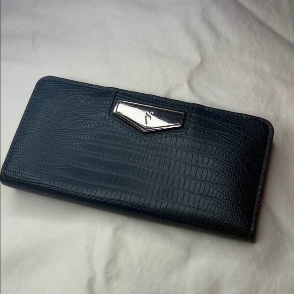 Simply Vera Vera Wang Handbags - Simply Vera Deep Blue Women’s Snap and Zip Embossed Wallet